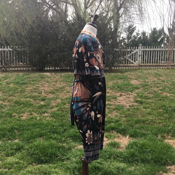 BCBG Maxazaria Large Dress Stylish Pattern - Picture 3 of 7